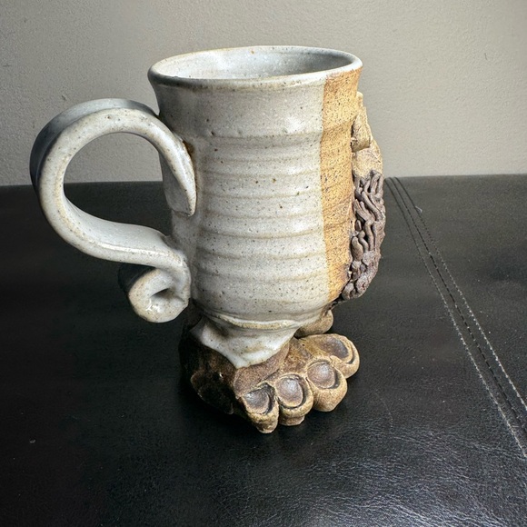 Studio Pottery Stoneware Funny Ugly Face Mug with Feet - Picture 2 of 8